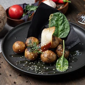 Молодой картофель запечённый с беконом